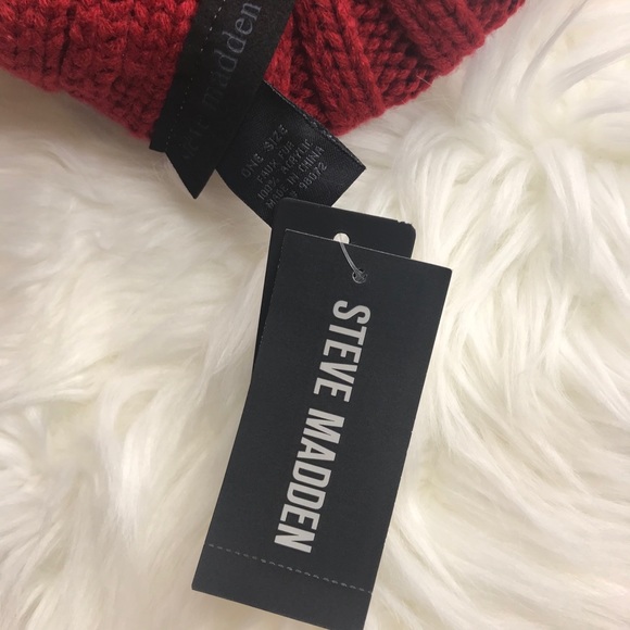 Steve Madden knit red hat NWT - Picture 4 of 4